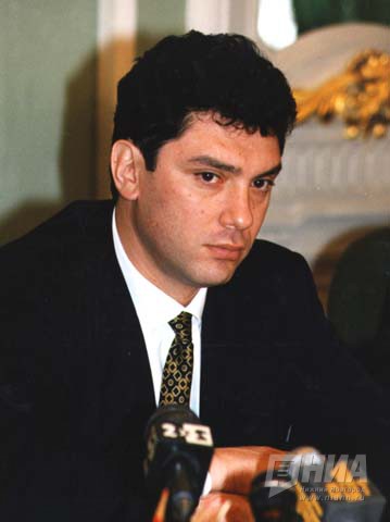 Борис Немцов занял пост председателя совета директоров концерна Нефтяной