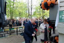 Валерий Шанцев возложил цветы к мемориальной доске