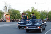 (слева направо) командующий Парадом полковник Алексей Хлопцев, принимающий Парад начальник нижегородского территориального гарнизона, генерал-майор Константин Касторнов