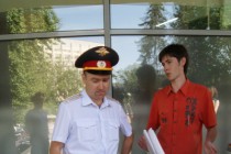 Встреча с сотрудниками полиции у здания администрации Нижнего Новгорода