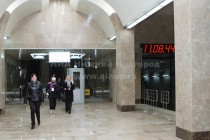 Первые пассажиры на станции метро Горьковская