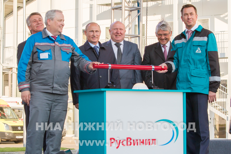 Президент РФ Владимир Путин принял участие в открытии завода РусВинил в Кстовском районе Нижегородской области