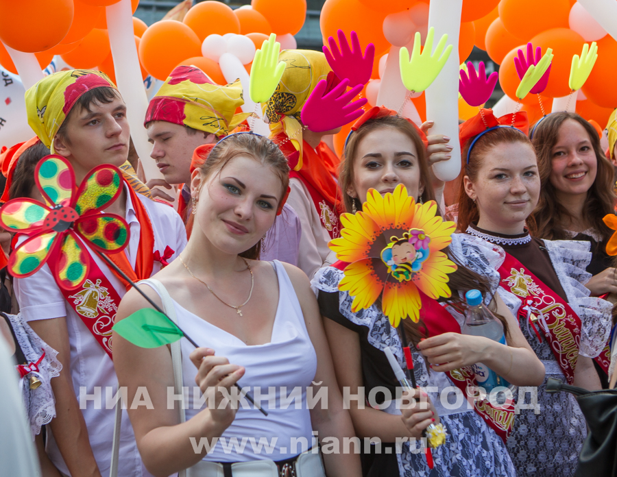 Последний звонок прозвенит для почти 5,7 тысяч одиннадцатиклассников в Нижнем Новгороде в 2015 году