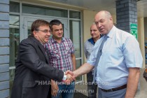 Председатель ЗС НО Евгений Лебедев и генеральный директор ООО Посуда Ахмет Эрэн (справа налево)