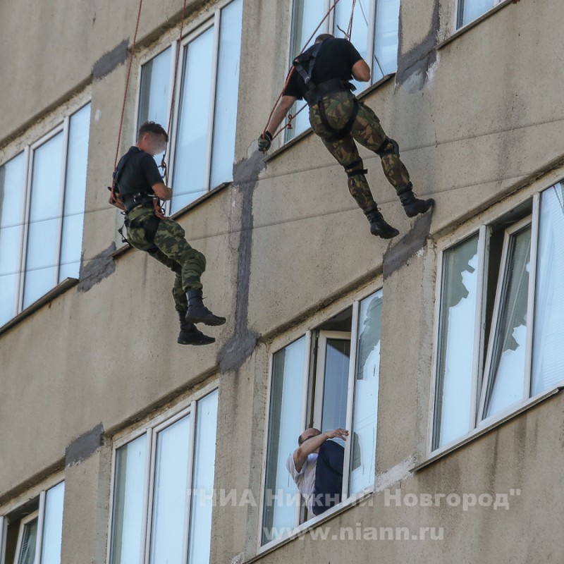 Сотрудники СОБР задержали пытавшегося прыгнуть из окна больницы в Нижнем Новгороде зампредседателя Думы Ижевска Василия Шаталова