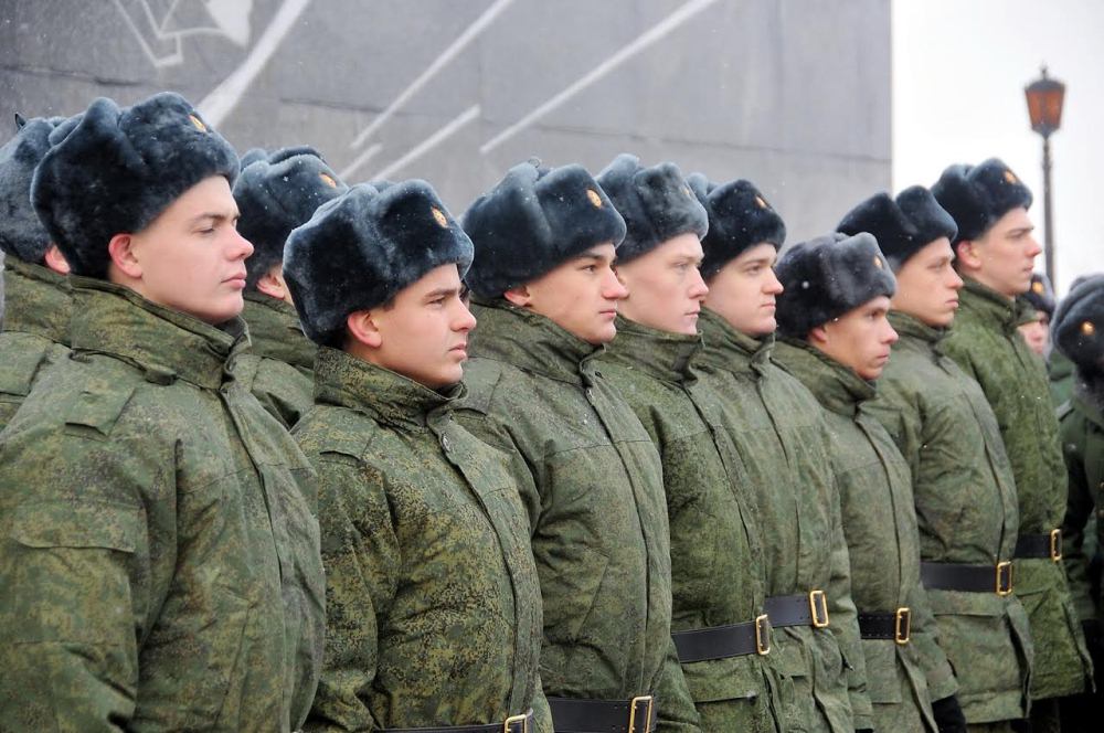 Более 40 нижегородских призывников отправились служить в Президентский и Семеновский полки
