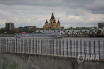 Начался снос конструкций за синим забором на Нижневолжской набережной в Нижнем Новгороде