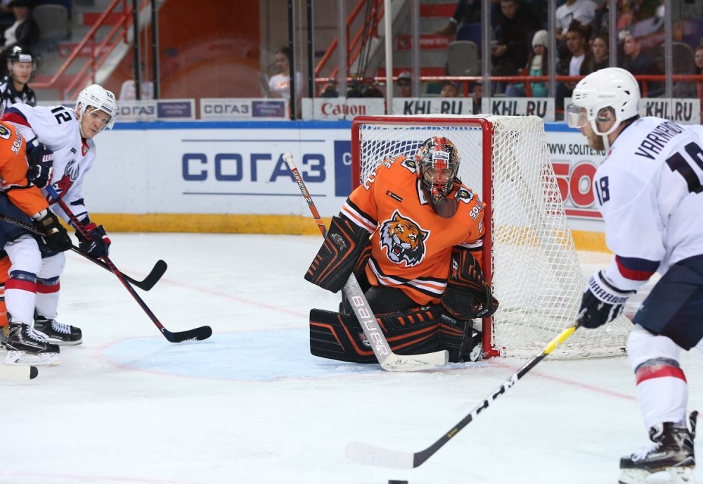 "Торпедо" одержало победу над хабаровским "Амуром" со счетом 4:3