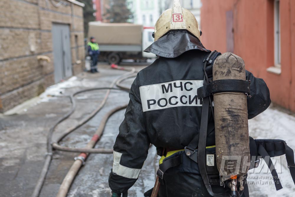 Фасад строящегося дома горел в мкрн Бурнаковский в Нижнем Новгороде ночью 8 декабря