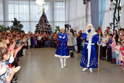 Почти 150 новогодних ёлок пройдёт в Дзержинске Нижегородской области до 8 января