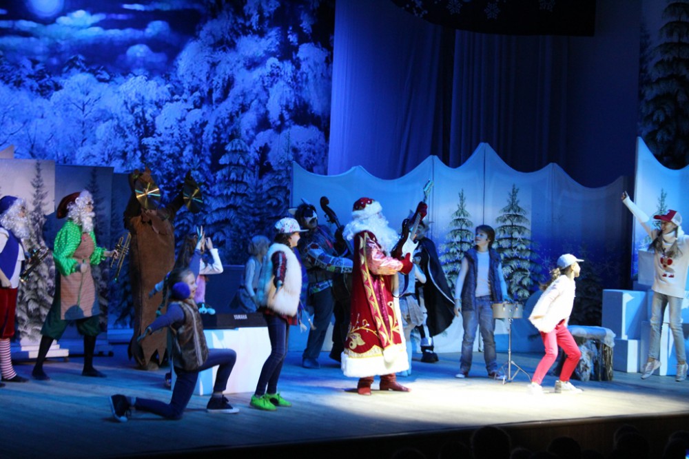 Более 60 детей из Нижегородской области получили приглашения на Кремлёвскую ёлку от депутата ЗС НО Сергея Зуденкова