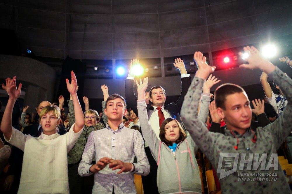 Глеб Никитин поздравил с наступающим Новым годом гостей "Губернаторской елки" в нижегородском цирке