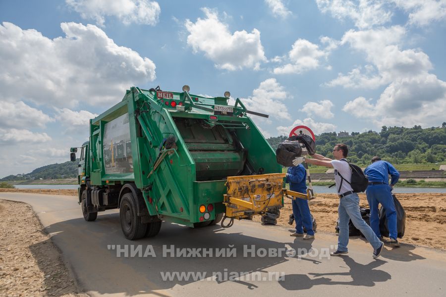 "Власти регулярно отслуживают содержание контейнерных площадок", - Дмитрий Сивохин