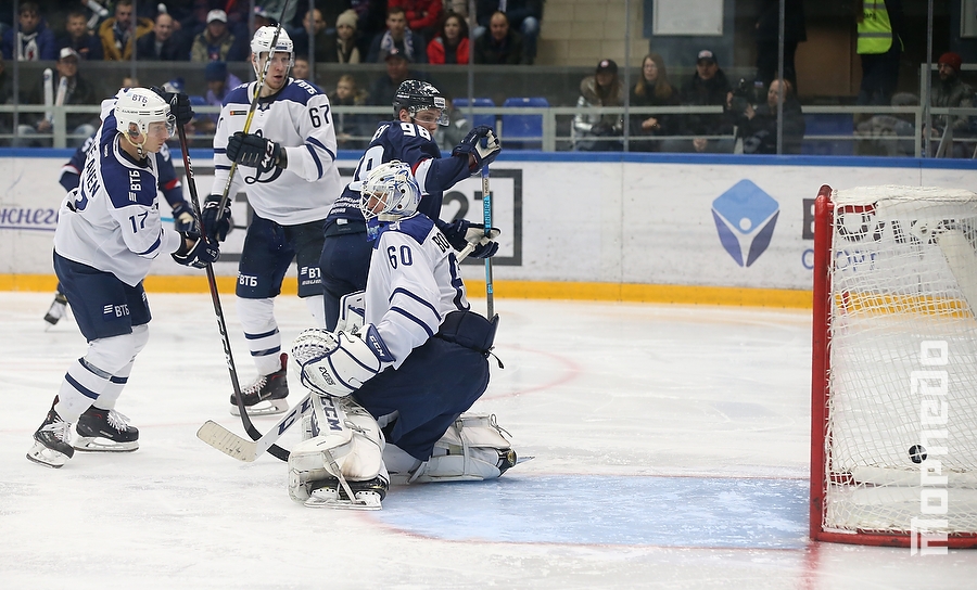 "Торпедо" уступило московскому "Динамо" со счетом 1:4