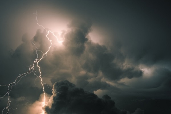 Первая в этом году гроза с громом прошла в Нижегородской области в выходные 