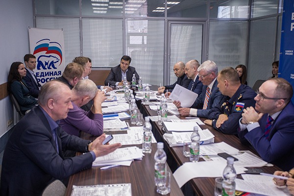 "Каждый депутат от "Единой России" будет нести персональную ответственность за объекты благоустройства и строительства", - Денис Москвин