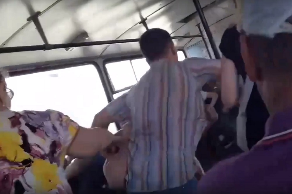 Пострадавший в троллейбусе Дзержинска водитель обратился в полицию