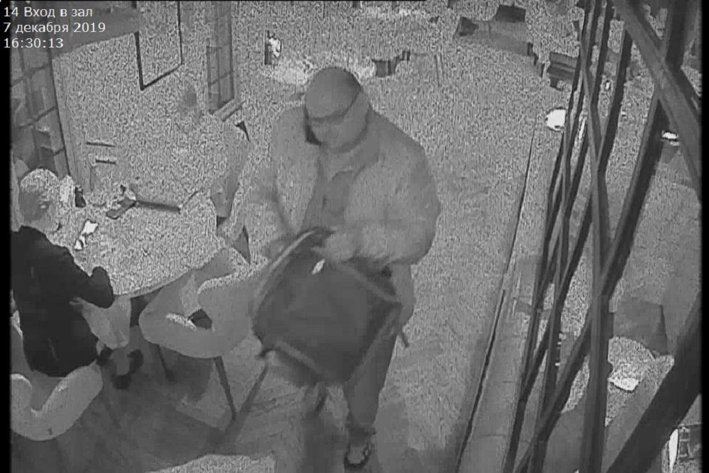 Руководство нижегородского ресторана утверждает, что крысу в зал подбросили