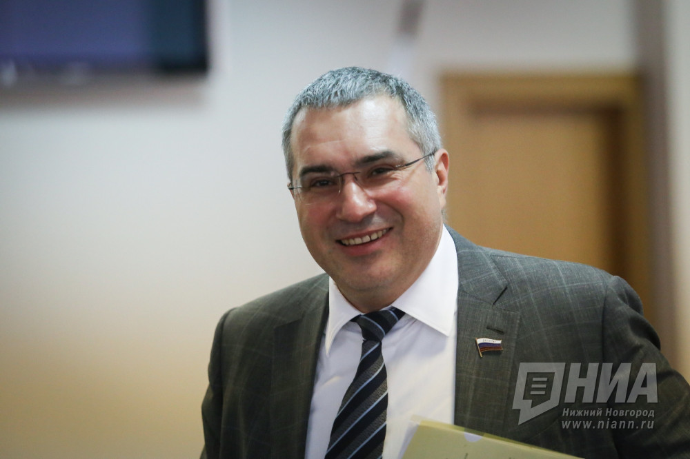 "Народ сам закрепил в главном документе государства принципы суверенитета, демократии, прав и свобод человека", - Дмитрий Барыкин