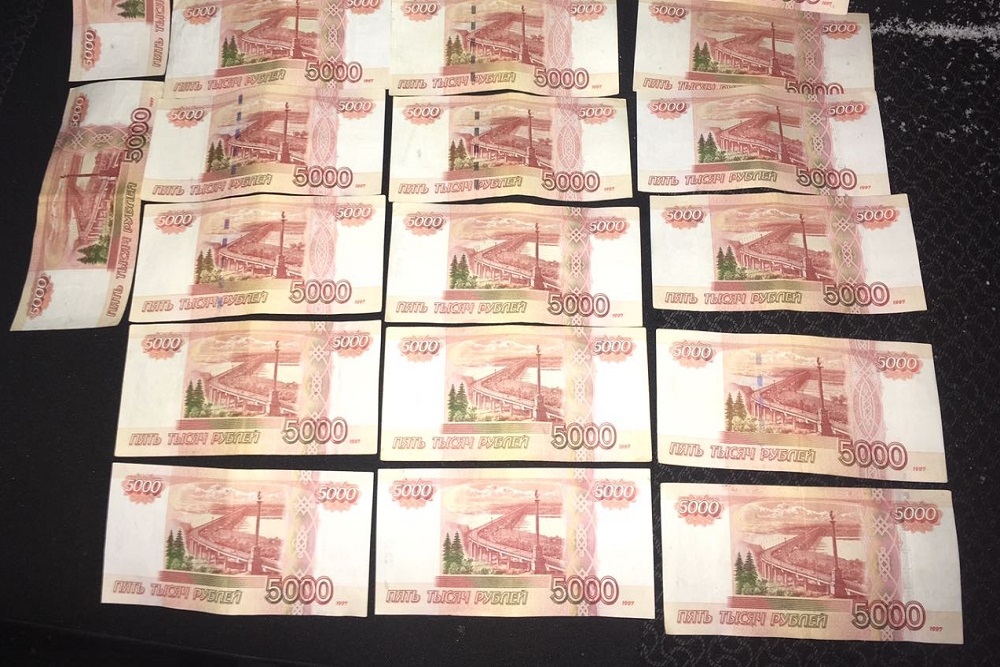 Нижегородского полицейского из отдела противодействия коррупции задержали за взятку 