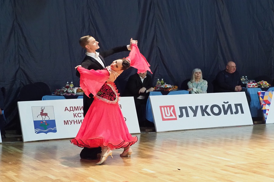 "ЛУКОЙЛ" выступил генеральным партнером турнира "Танцевальная Метелица"