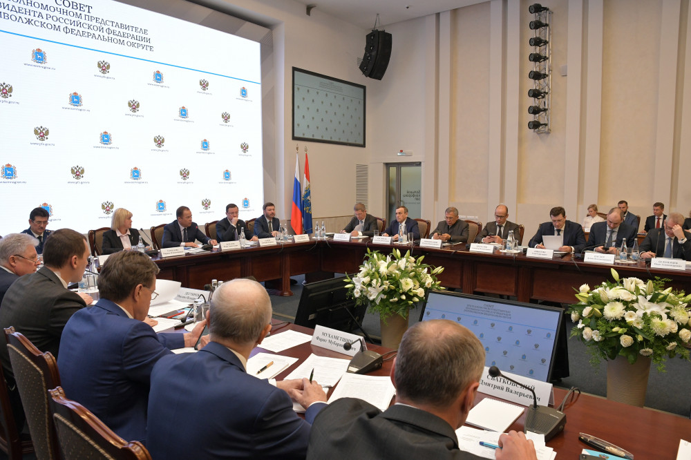 "Около 500 тысяч юных нижегородцев регулярно занимаются физкультурой и спортом", - Глеб Никитин