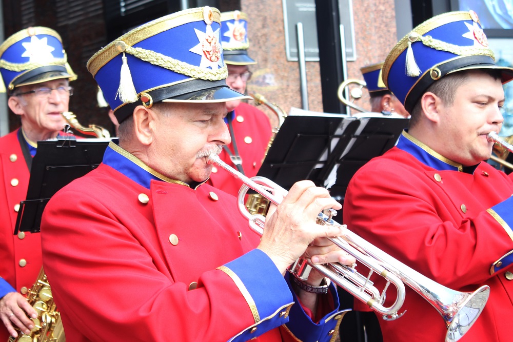 Оркестр универмага "Сормовские Зори" начал исполнять современные хиты