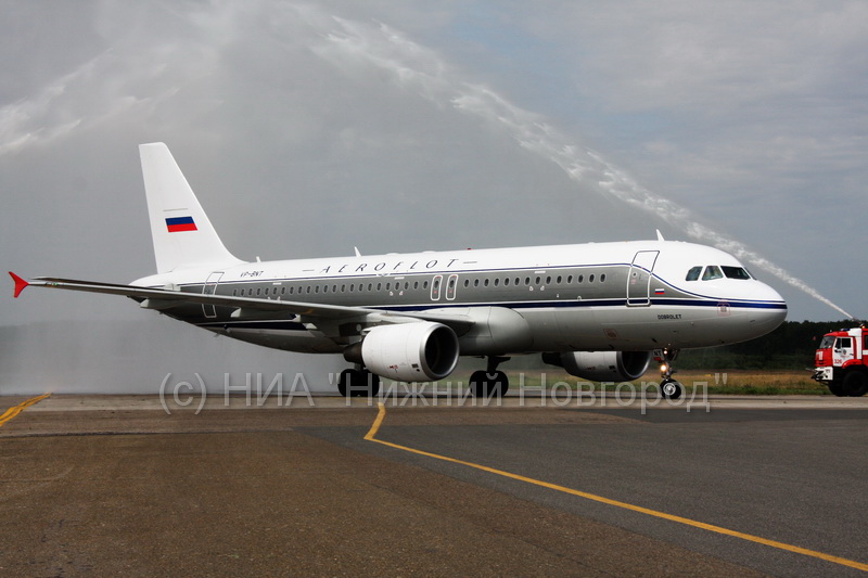 Нижегородца, курившего в самолете, арестовали в Казани (ВИДЕО)