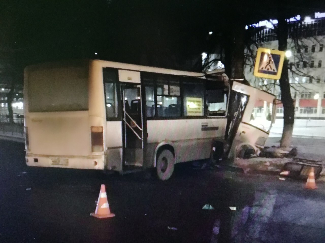 Полицейские разыскивают водителя-участника ДТП с рейсовым автобусом в Нижнем Новгороде