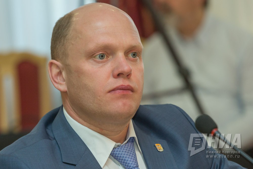 Рассмотрение иска экс-главы Канавинского района Михаила Шарова приостановлено