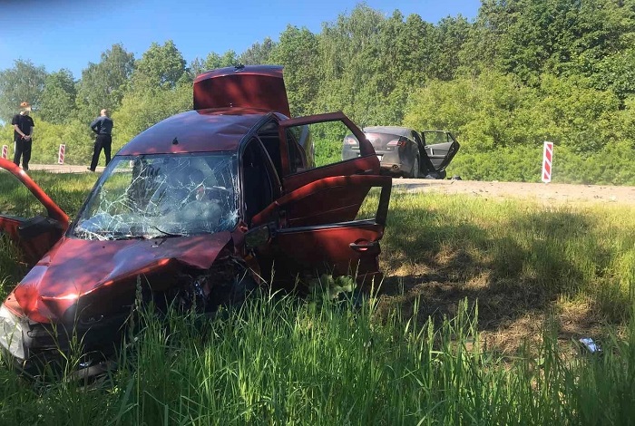 Пять взрослых и один ребенок пострадали в массовой аварии в Дальнеконстантиновском районе 
