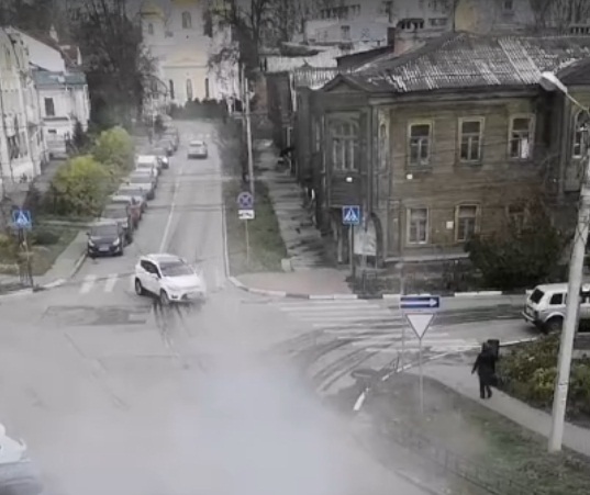 Трубу с кипятком прорвало на ул.Славянской в Нижнем Новгороде