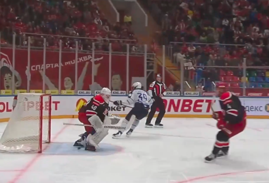 "Торпедо" одержало третью победу подряд в КХЛ, обыграв "Спартак"