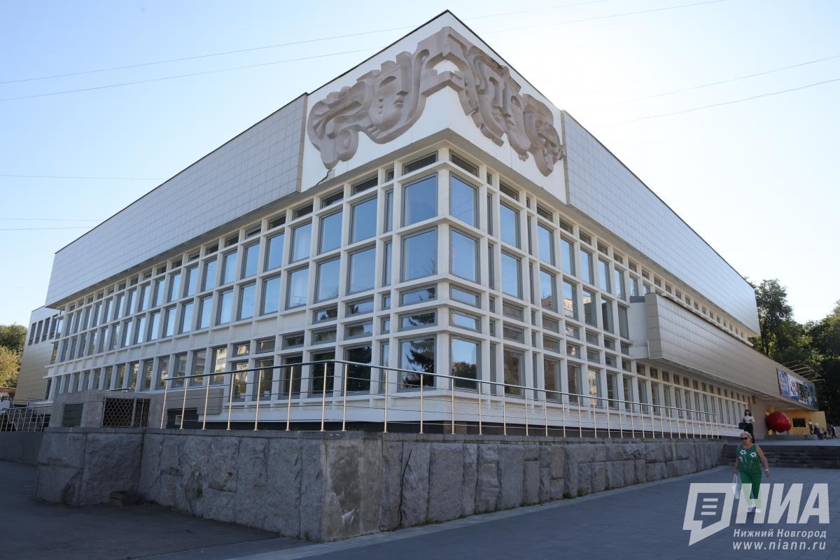 Прокуратура требует признать недействительными сделки экс-сотрудника ТЮЗа