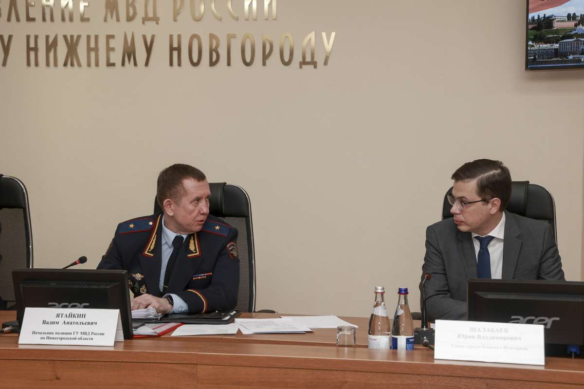 Нижегородская мэрия будет выплачивать полицейским по 10 тысяч рублей