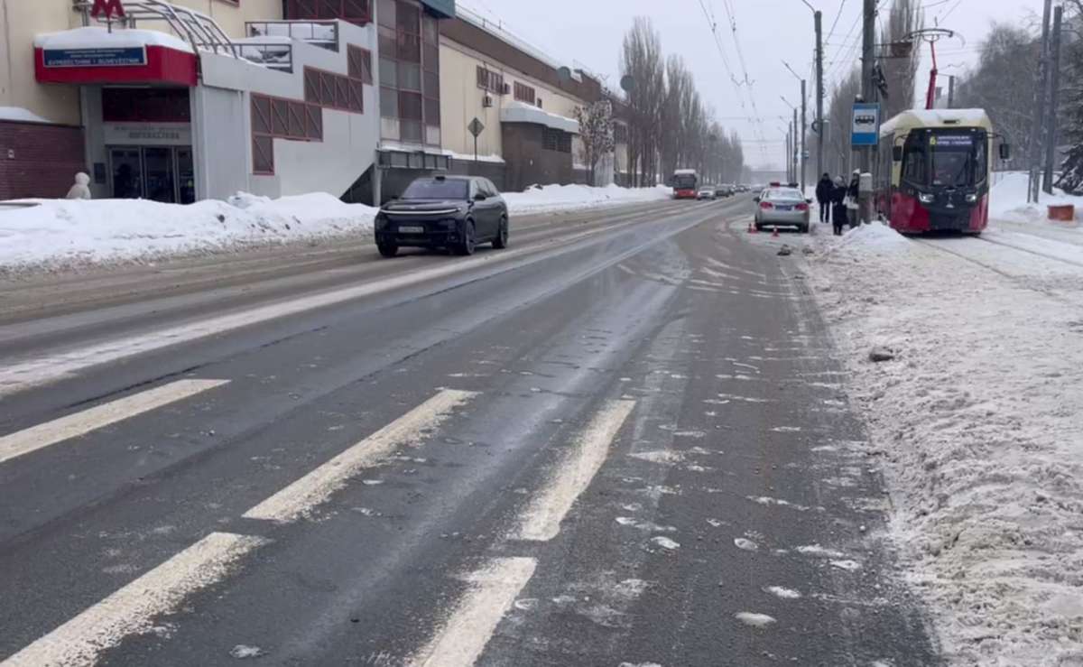 Два пешехода пострадали в ДТП с иномаркой в Нижнем Новгороде