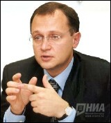 Проблемы взаимодействия между авиакомпаниями, самолетостроителями и государством должны решать сами авиаперевозчики и авиастроители, считает Сергей Кириенко