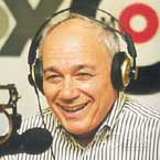 СМИ находятся в подчинении у власти, и многие воспринимают это как должное, считает президент Академии российского телевидения Владимир Познер