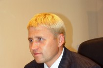 Анатолий Шатохин: Приоритетным направлением работы УБЭП в 2004 году является борьба с коррупцией