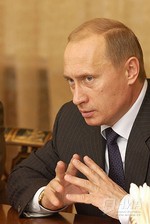 Президент Владимир Путин поручил Федеральной службе безопасности приступить к немедленному расследованию авиакатастроф