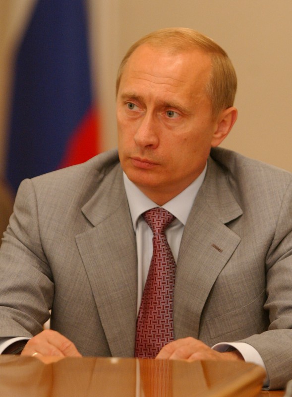Президент Владимир Путин считает обоснованным возвращение руководителей регионов и руководителей Законодательных собраний в Совет Федерации