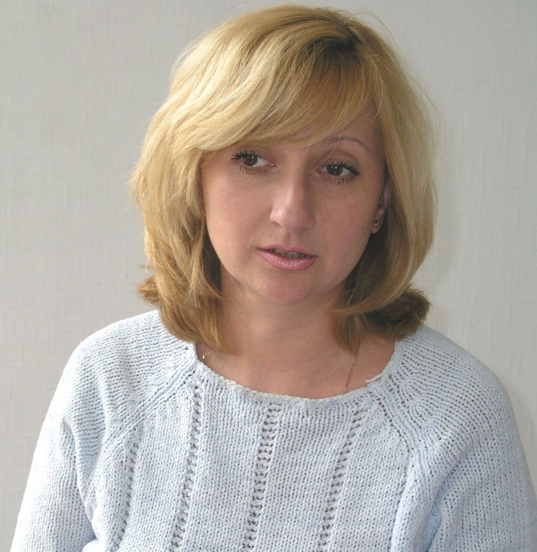 Гендиректор ТК Стрежень Елена Лебедева заявляет, что причиной снятия с эфира программы Политическая кухня стал низкий рейтинг