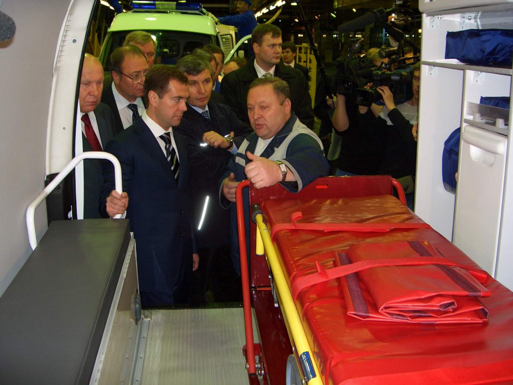 Первый вице-премьер Правительства РФ Дмитрий Медведев посетил Горьковский автомобильный завод