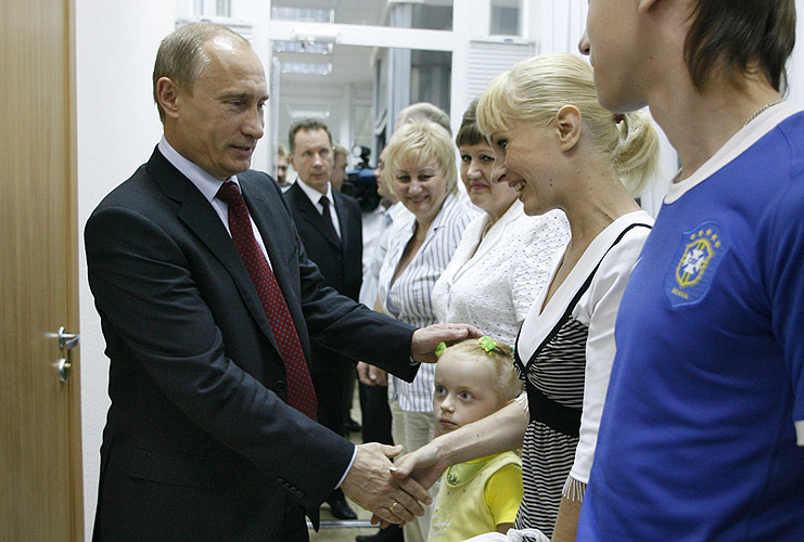 Председатель партии Единая Россия Владимир Путин посетил свою общественную приемную в Нижнем Новгороде