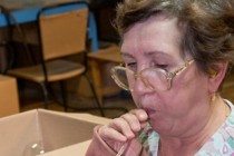 Фоторепортаж: фабрика Ариель изготовит елочные игрушки с изображением президента США Барака Обамы (20.03.2009)