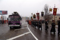 На время прохождения Крестного хода движение транспорта по Похвалинскому съезду было перекрыто