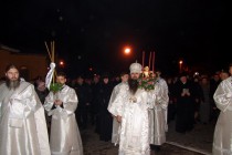 Архиепископ Нижегородский и Арзамасский Георгий возглавил Крестный ход вокруг храма