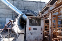 Строительная техника у входа в тоннель