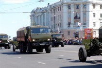 100-мм противотанковые пушки