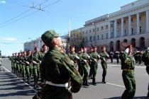 Военный парад в ознаменование 64-ой годовщины Победы в Великой Отечественной войне на пл. Минина и Пожарского в Нижнем Новгороде (09.05.2009)